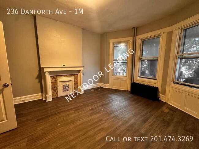 Building Photo - 236 Danforth Ave