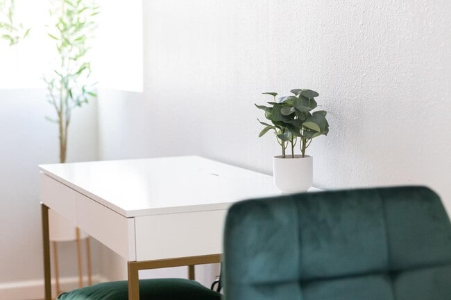 Building Photo - 1712 House Ave