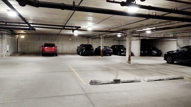 Building Photo - 313 W 23rd St