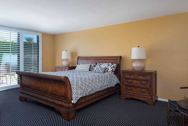 Building Photo - 66 Dartmouth Dr