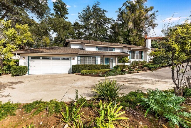 Building Photo - SPACIOUS SAN ROQUE HOME (CENTRAL AC)