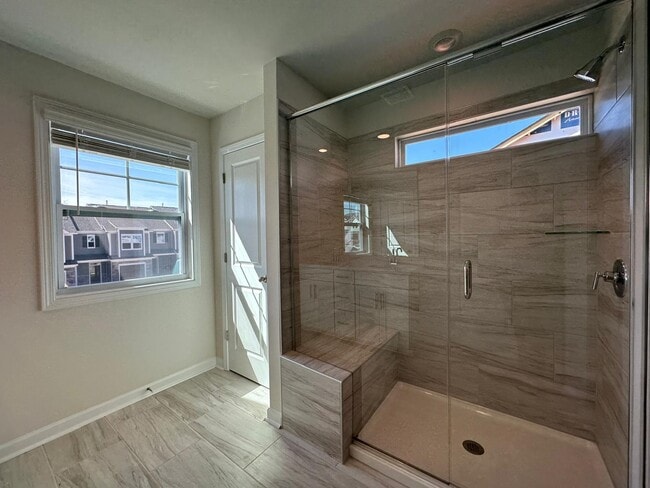 Building Photo - 1260 Scarlet Firethorne Ave