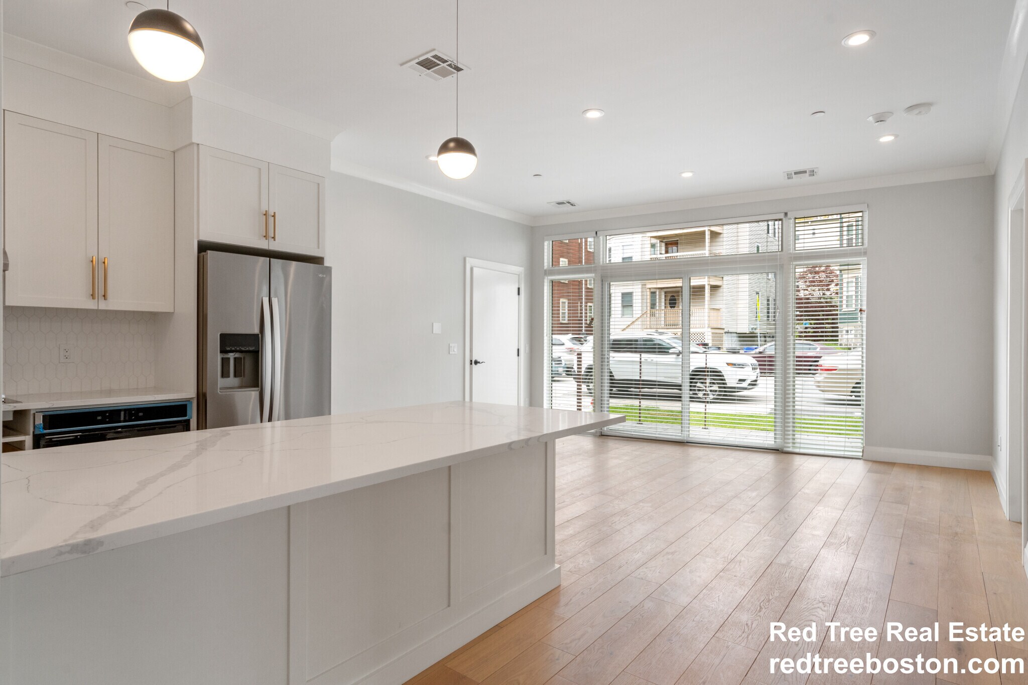 Building Photo - 142 Pleasant St