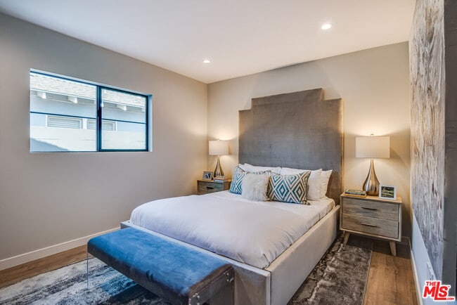 Building Photo - 13026 Calvert St