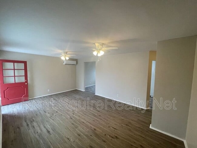 Building Photo - 355 S Aspan Ave