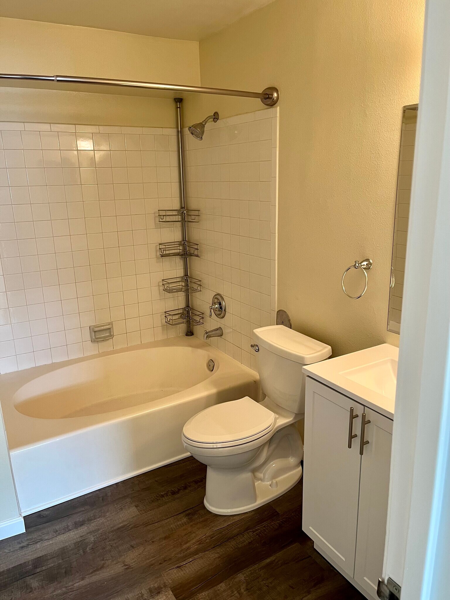 Building Photo - 430 Zang St