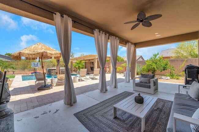 Building Photo - Spacious 4BR House in Cave Creek