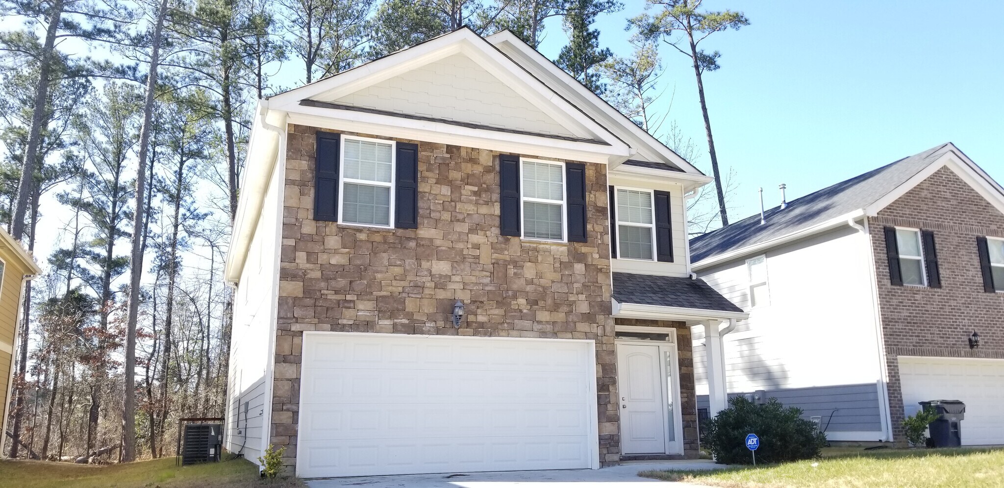 Building Photo - 2297 Shady Dr