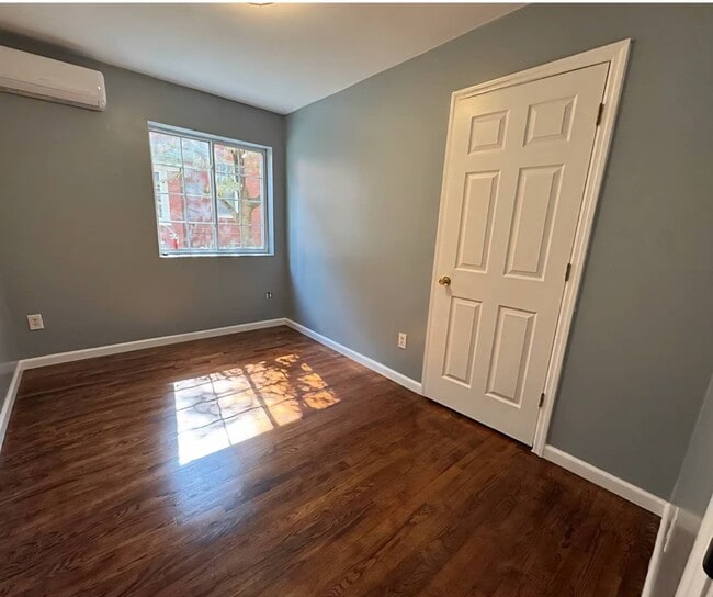 Building Photo - 4299 Kepler Ave