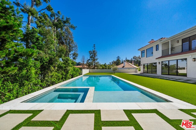 Building Photo - 12001 Crest Ct