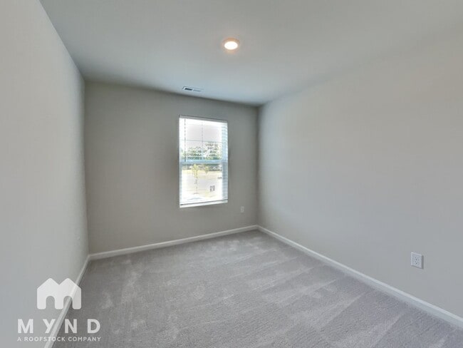 Building Photo - 113 Peebles Dr