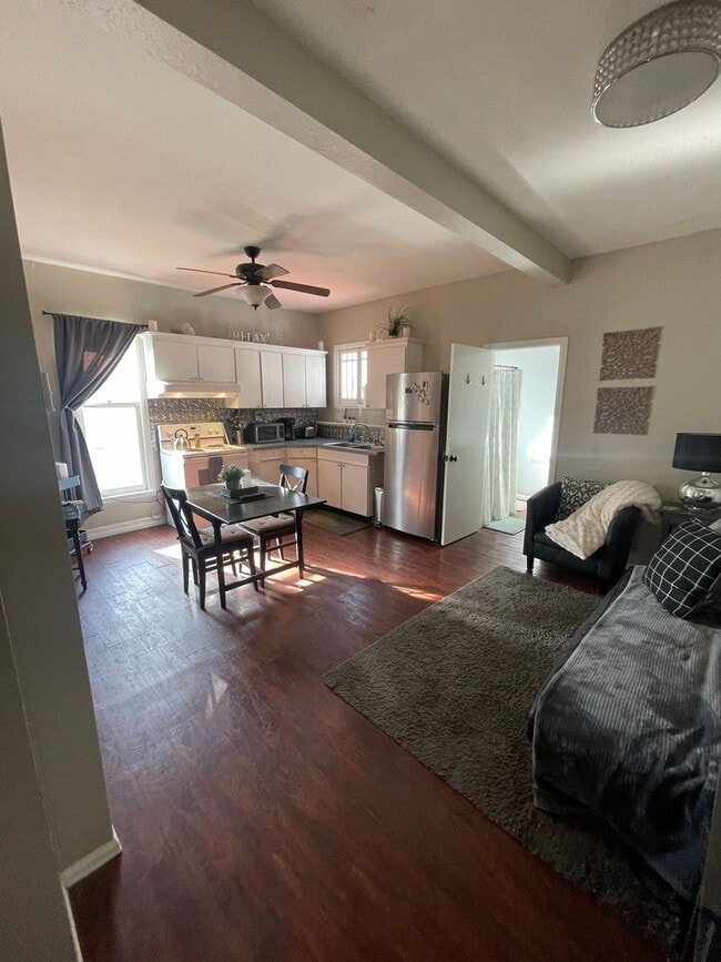 Building Photo - 815 Pitkin Ave