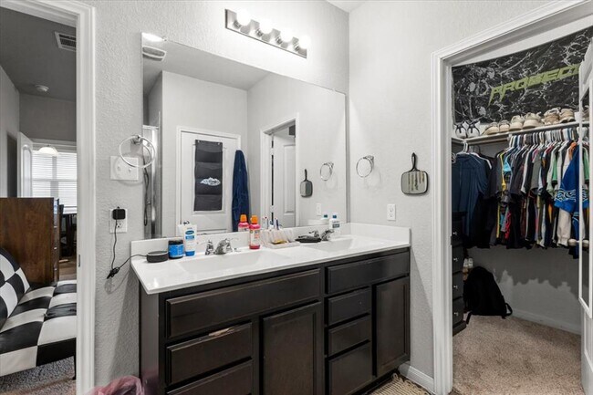 Building Photo - 129 Jubilee Dr