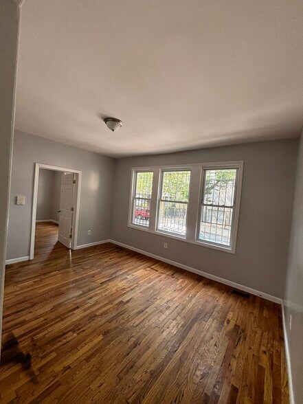1R - 641 15th Ave