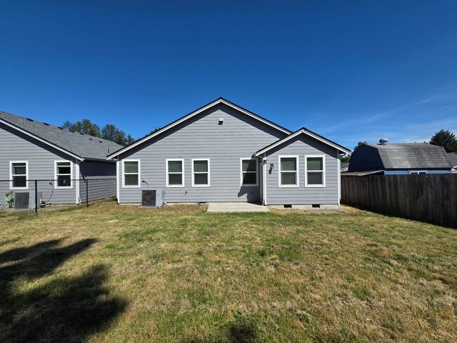 Building Photo - 11727-11727 4th Ave E