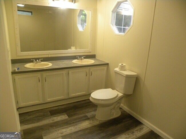 Building Photo - 174 Bell Acres Rd