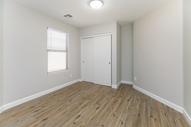 Building Photo - 4094 E Azurite Rd