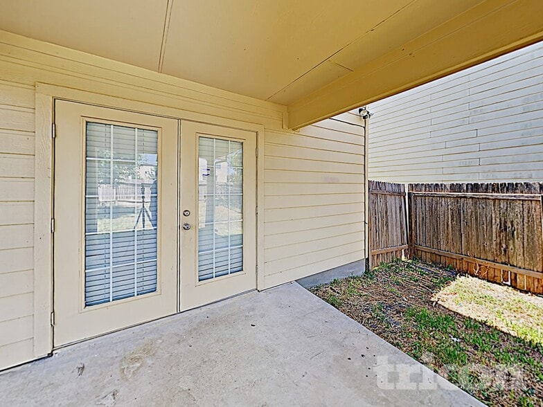 Building Photo - 4611 Stallion Cove