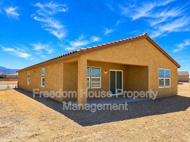Building Photo - 663 Huyana Wind Dr