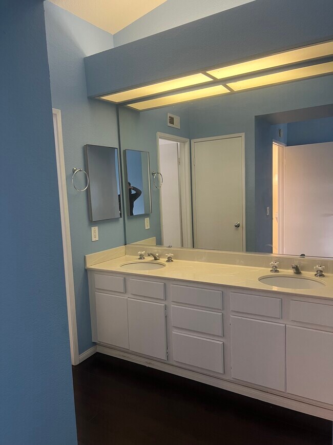 Building Photo - 2266 Aspen St