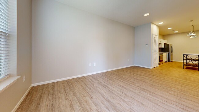 Building Photo - 1073 S Grant Ave