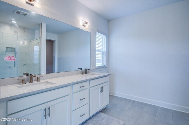 Building Photo - 22 Amalia Wy