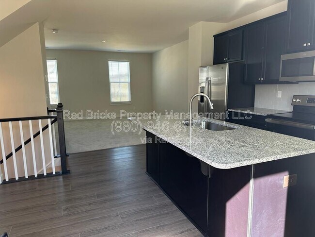 Building Photo - 1728 Aspire St