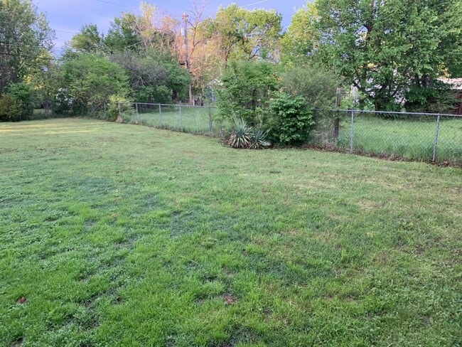 Building Photo - 1202 E 4th Ave