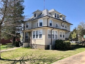 Building Photo - 65 Oak St