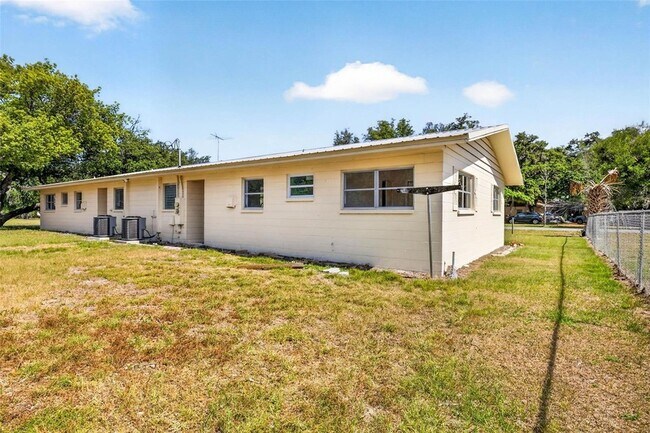Building Photo - 34816 Evergreen Way