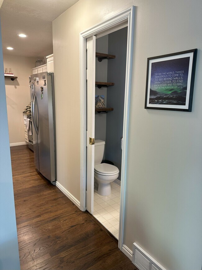 Building Photo - 776 E Scott Ave