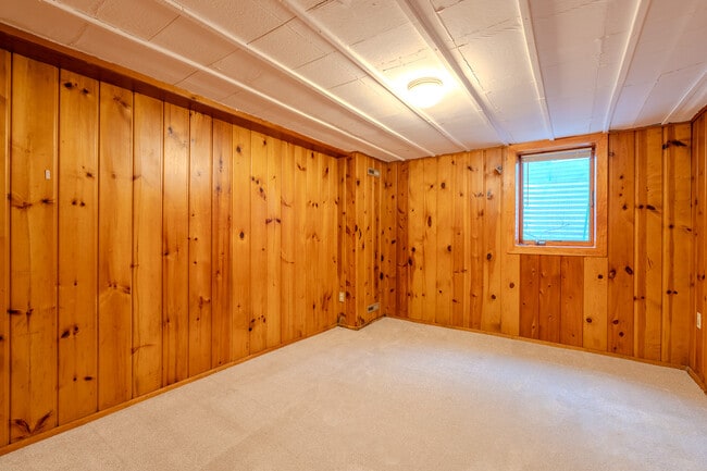 Building Photo - 6825 Xerxes Ave S