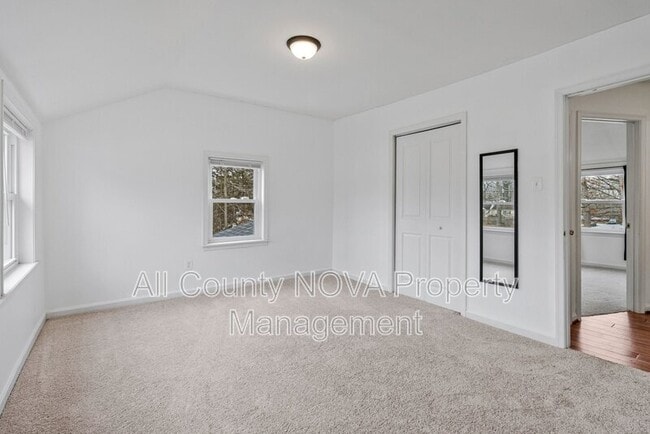 Building Photo - 8600 Lantern Ln