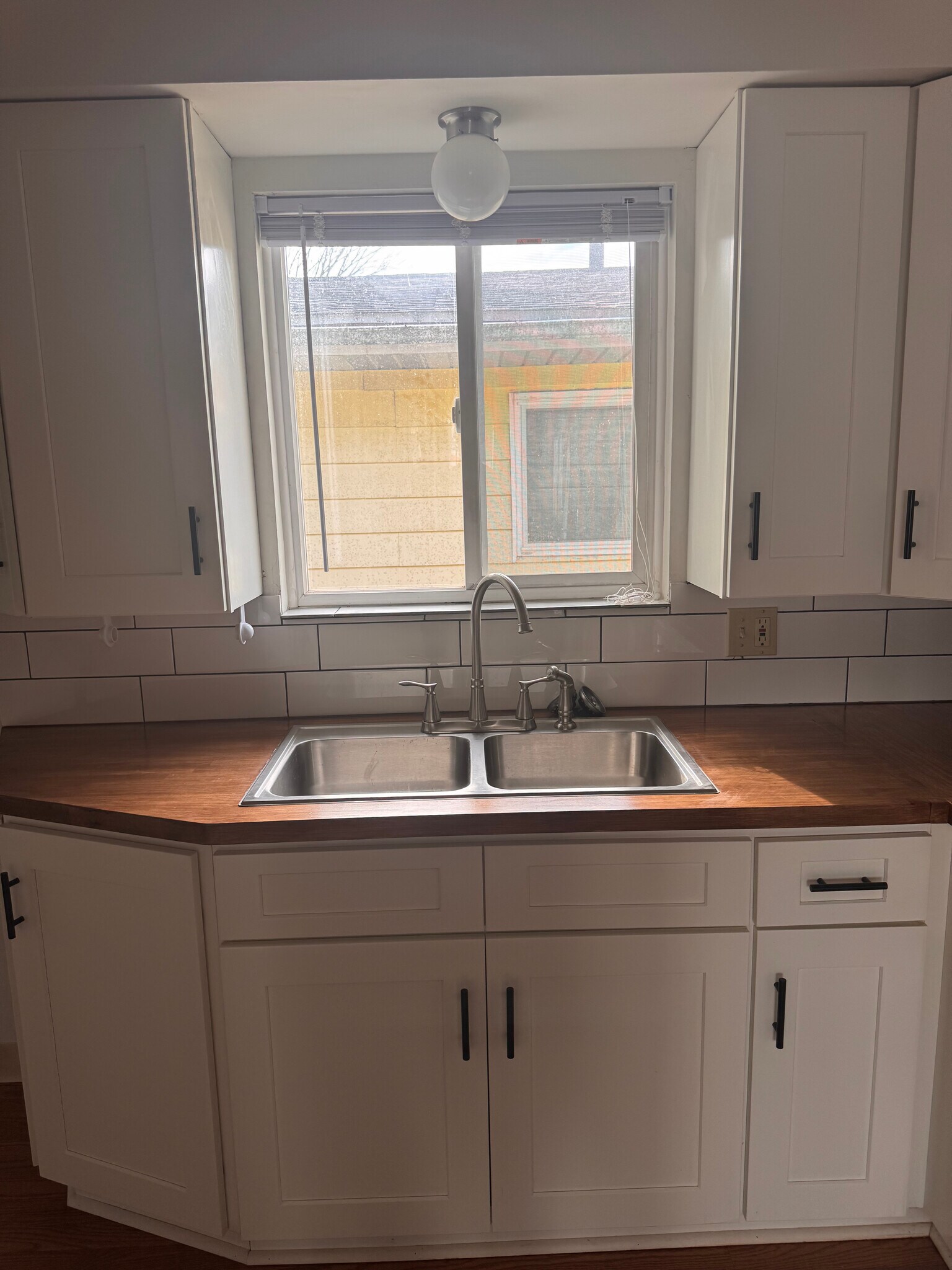 Building Photo - 1196 Knox Ave