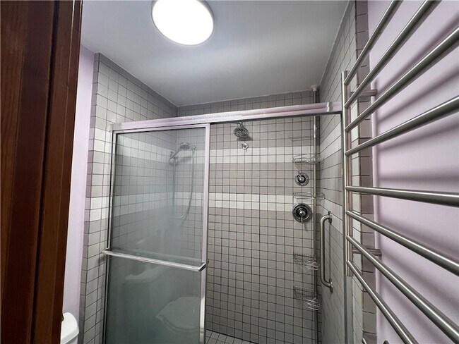 Building Photo - 340 Campbell Rd