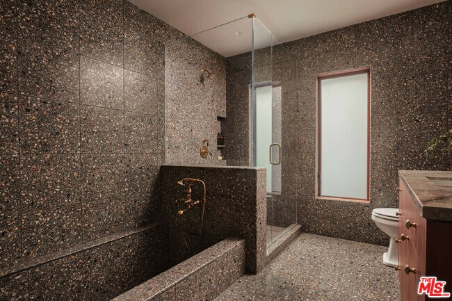 Building Photo - 775 San Rafael Terrace