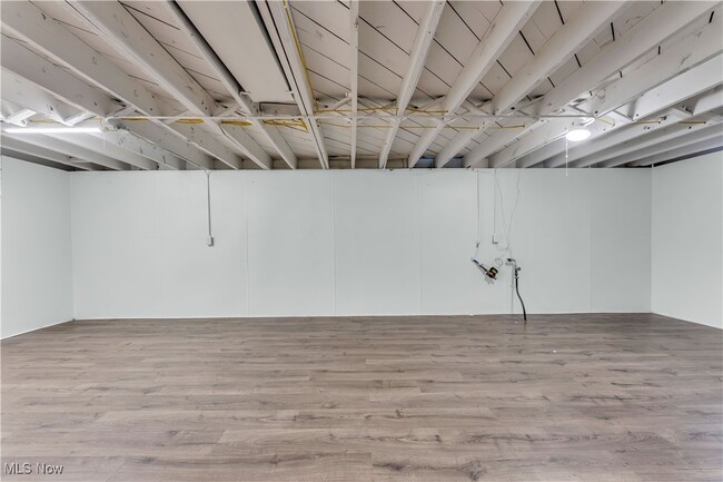 Building Photo - 19205 Pasnow Ave