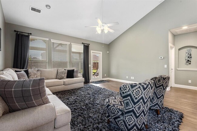 Building Photo - 30 Tidwillow Pl