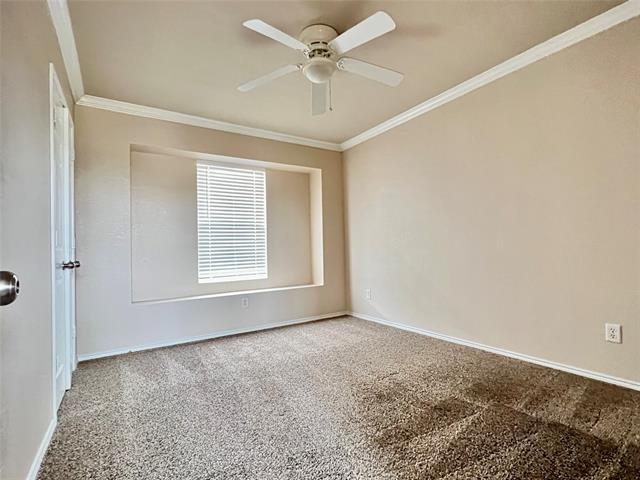 Building Photo - 2639 Blackstone Dr