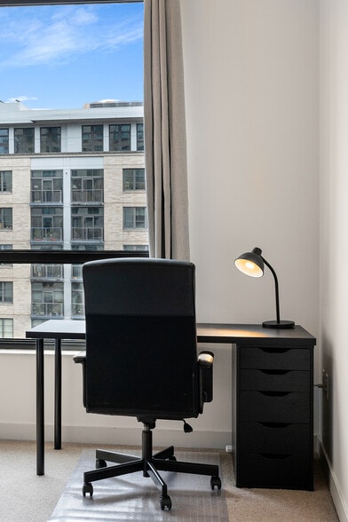 Building Photo - 922 NW 11th Ave