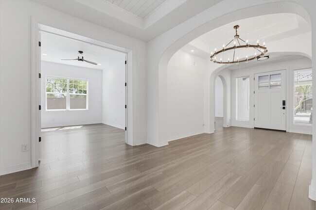 Building Photo - 2024 W Andalusian Trail