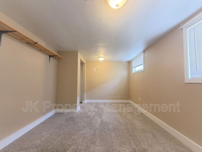 Building Photo - 2118 1st Ave N