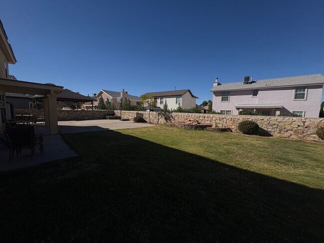 Building Photo - EASTSIDE HOME FOR RENT IN "THE TIERRAS"