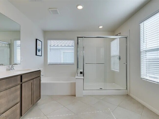 Building Photo - 6985 Solano Cyn Ave