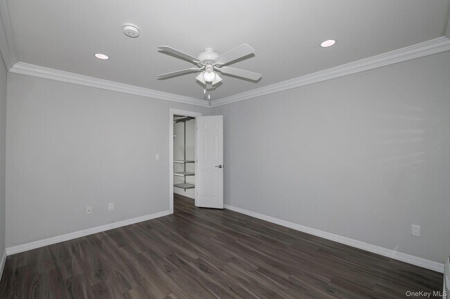 Building Photo - 233 Cassa Loop