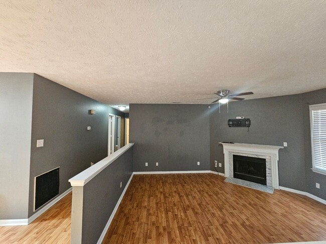 Building Photo - Town Of Springlake