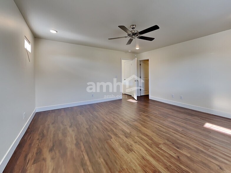 Building Photo - 342 Smith Dr