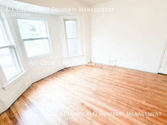 Building Photo - 519 E 103rd St