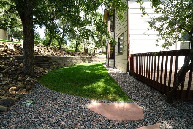 Building Photo - 1155 Popes Valley Dr
