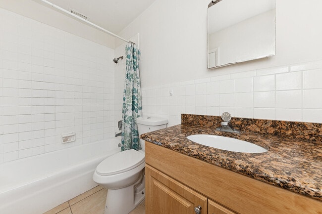 Building Photo - 1000 NE 9th Ave